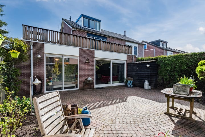 Photo 4 of Schoener 43 25