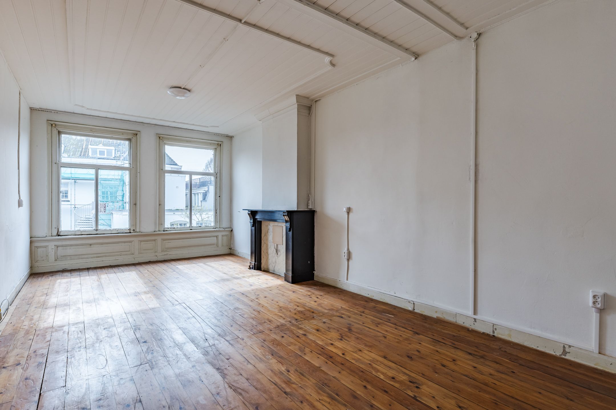 Characteristic Double Townhouse with Free Park Views in Amsterdam Oost — 33