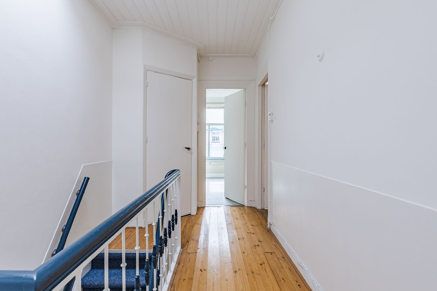 Characteristic Double Townhouse with Free Park Views in Amsterdam Oost — 29