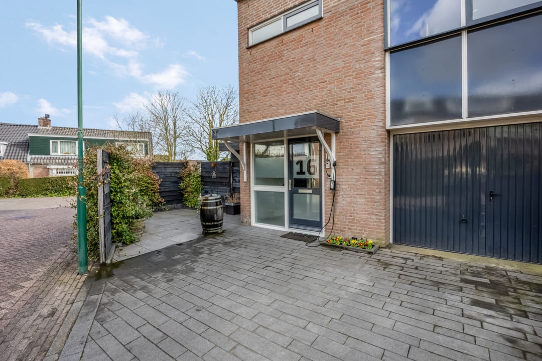 Charming Corner House on the Kromme Rijn with Garden and Solar Panels — 41