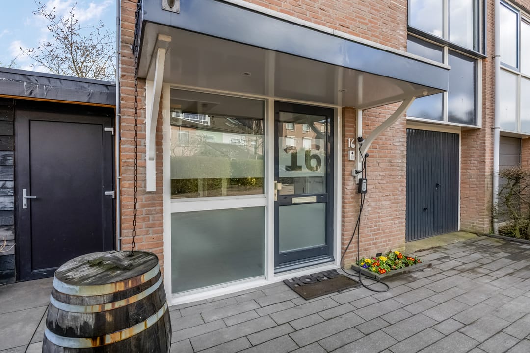 Charming Corner House on the Kromme Rijn with Garden and Solar Panels — 44