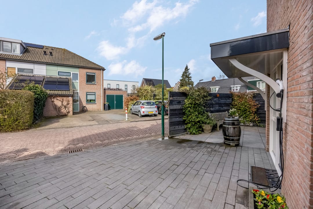 Charming Corner House on the Kromme Rijn with Garden and Solar Panels — 40
