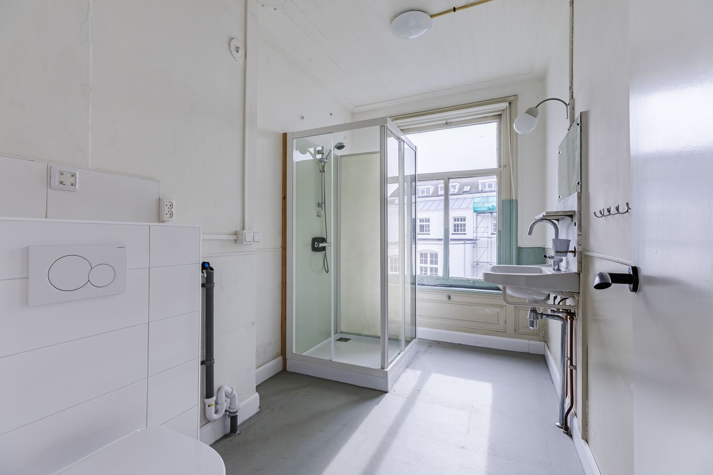 Characteristic Double Townhouse with Free Park Views in Amsterdam Oost — 35