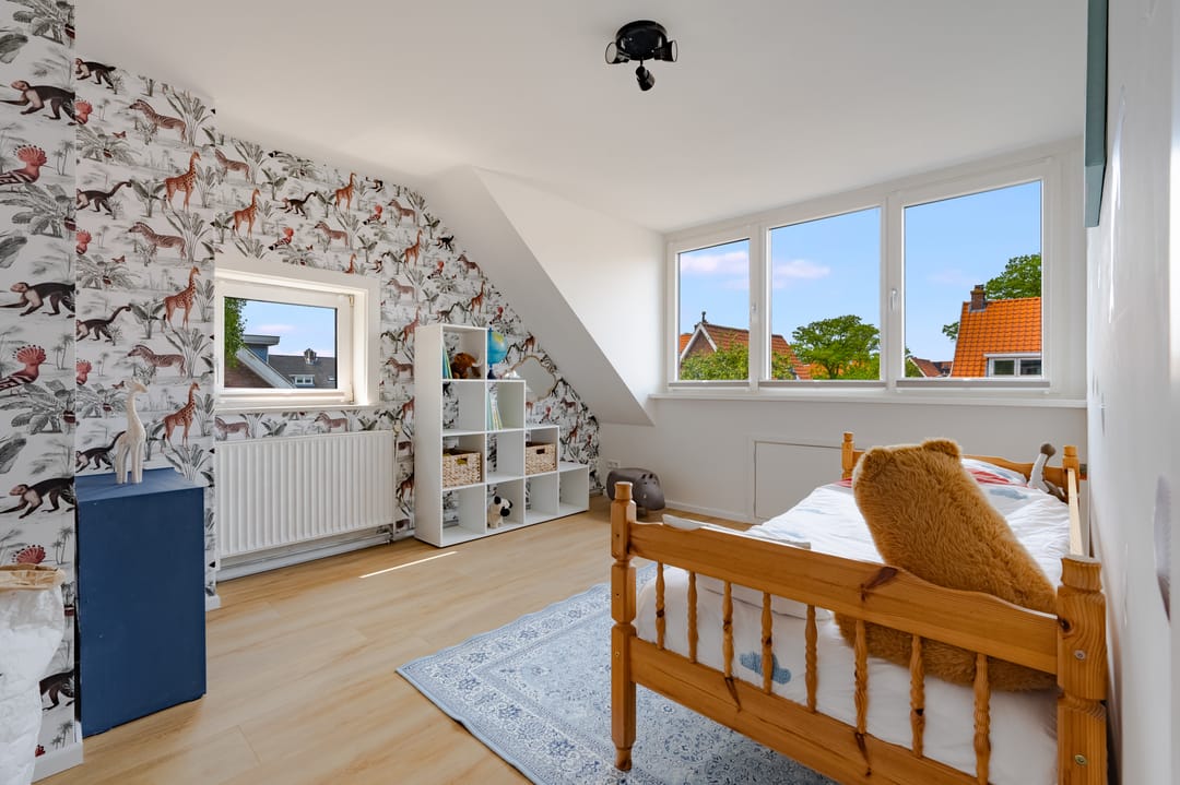 Move-In Ready 1930s Corner House with Garage and Stunning Natural Light — 37