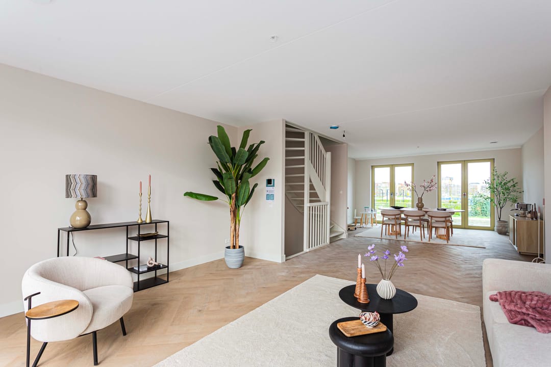 Photo 16 of Podium 649