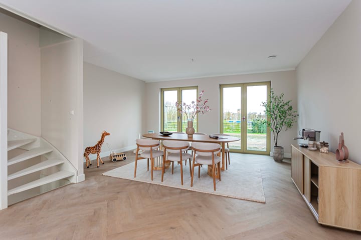 Photo 3 of Podium 649