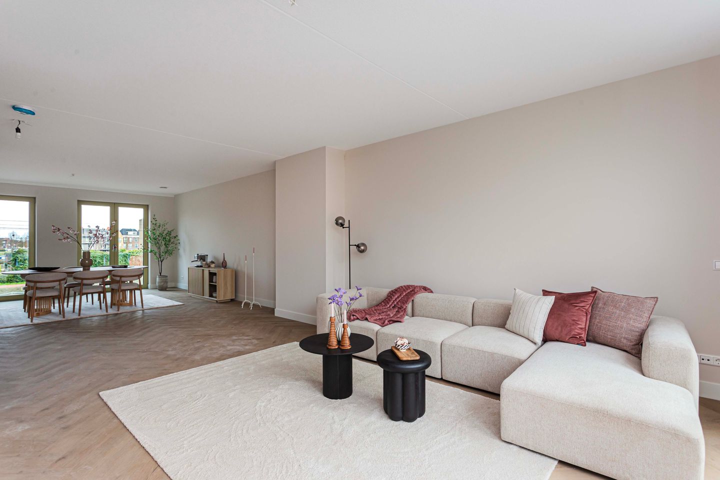 Photo 14 of Podium 649