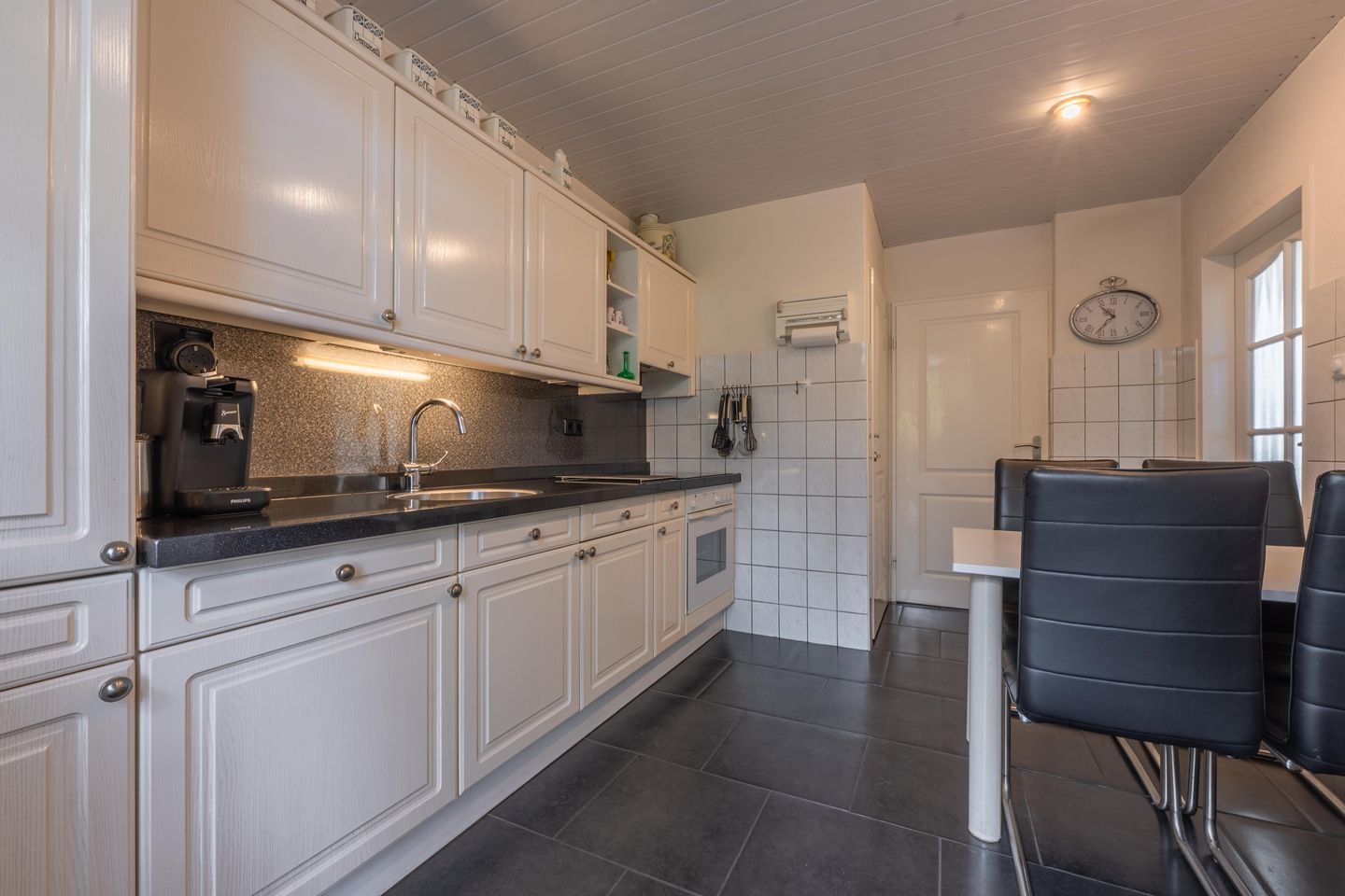 Photo 19 of Rozenstraat 36