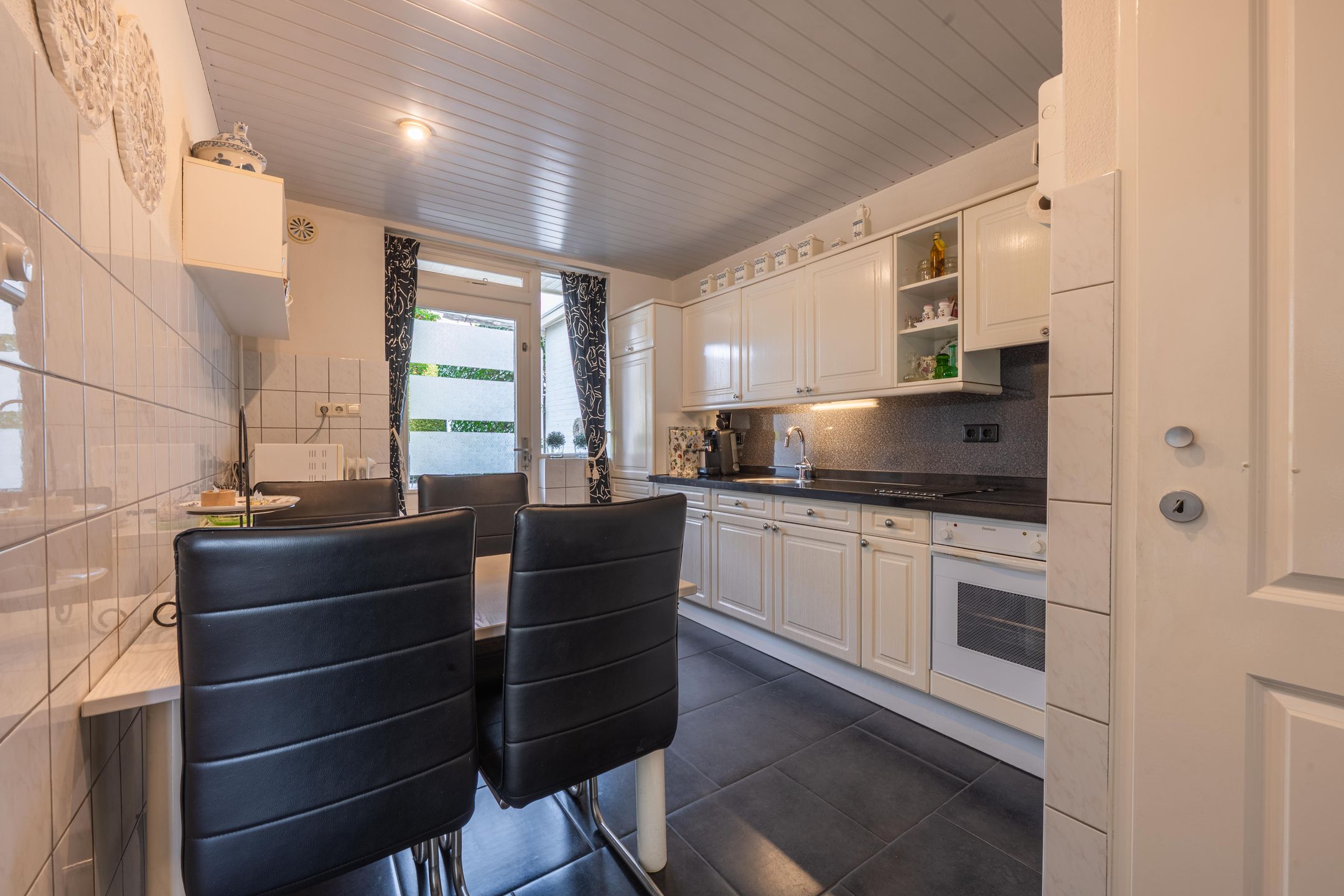 Photo 21 of Rozenstraat 36