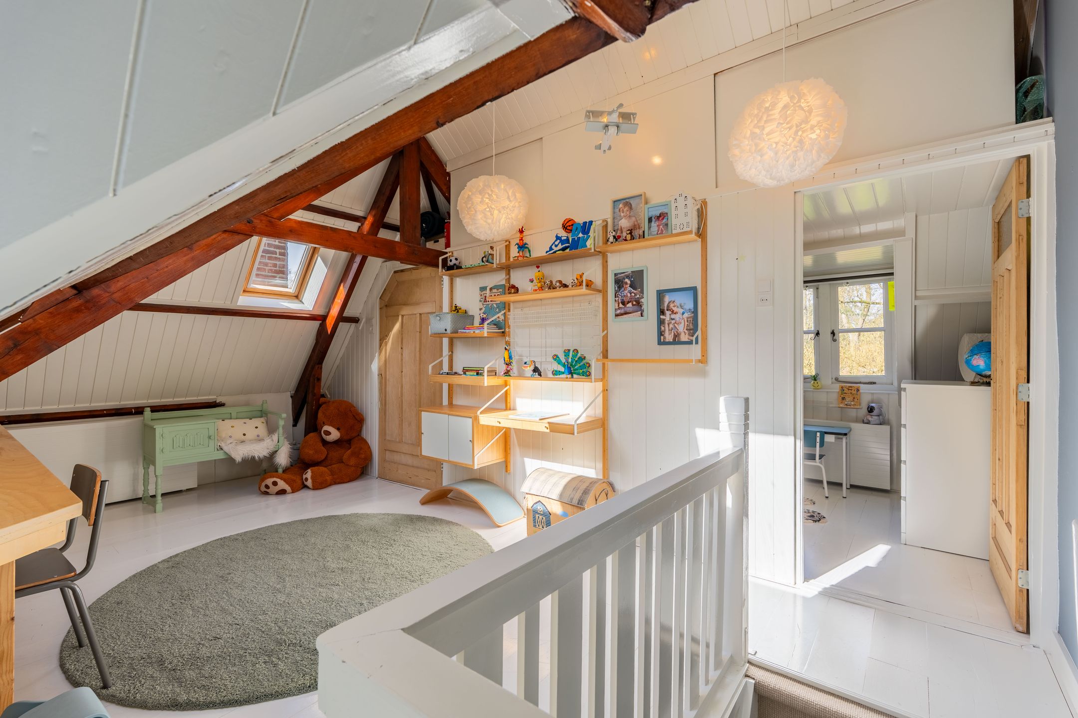 Charming Extended 1930s Semi-Detached Home with Luxury Guest Annex — 31