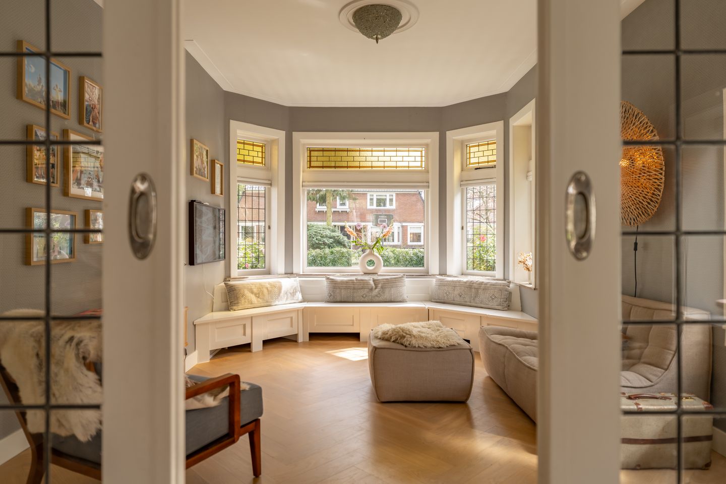 Charming Extended 1930s Semi-Detached Home with Luxury Guest Annex — 14