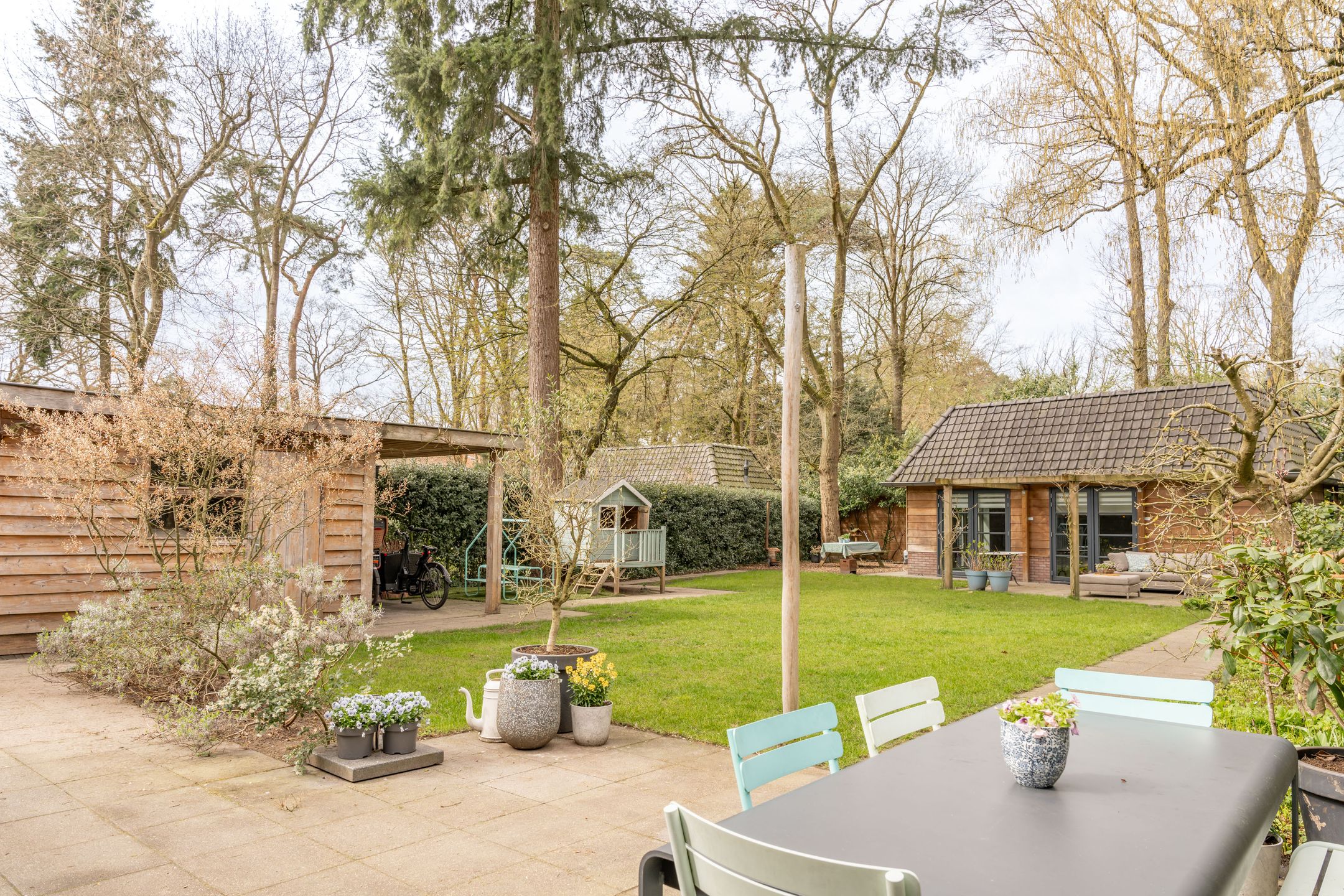 Charming Extended 1930s Semi-Detached Home with Luxury Guest Annex — 36