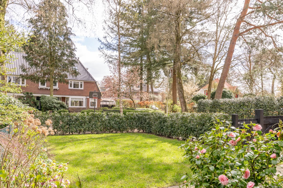 Charming Extended 1930s Semi-Detached Home with Luxury Guest Annex — 52