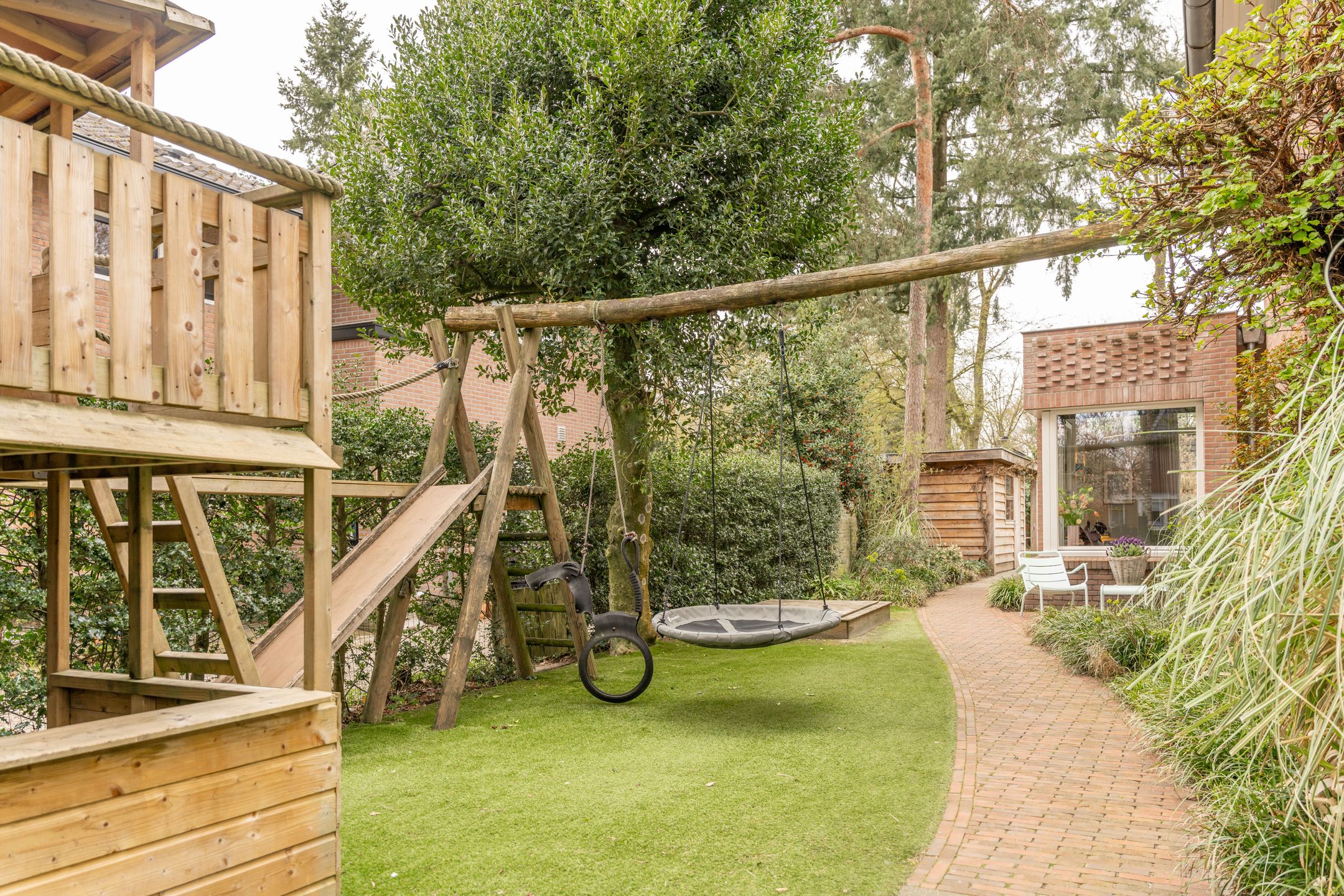 Charming Extended 1930s Semi-Detached Home with Luxury Guest Annex — 53