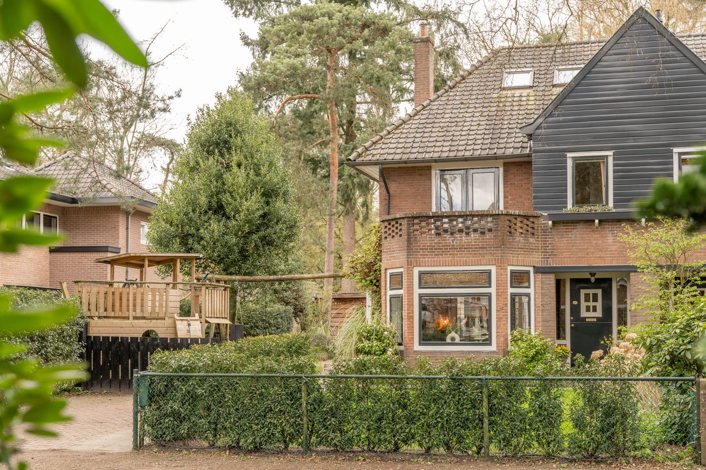 Charming Extended 1930s Semi-Detached Home with Luxury Guest Annex — 55