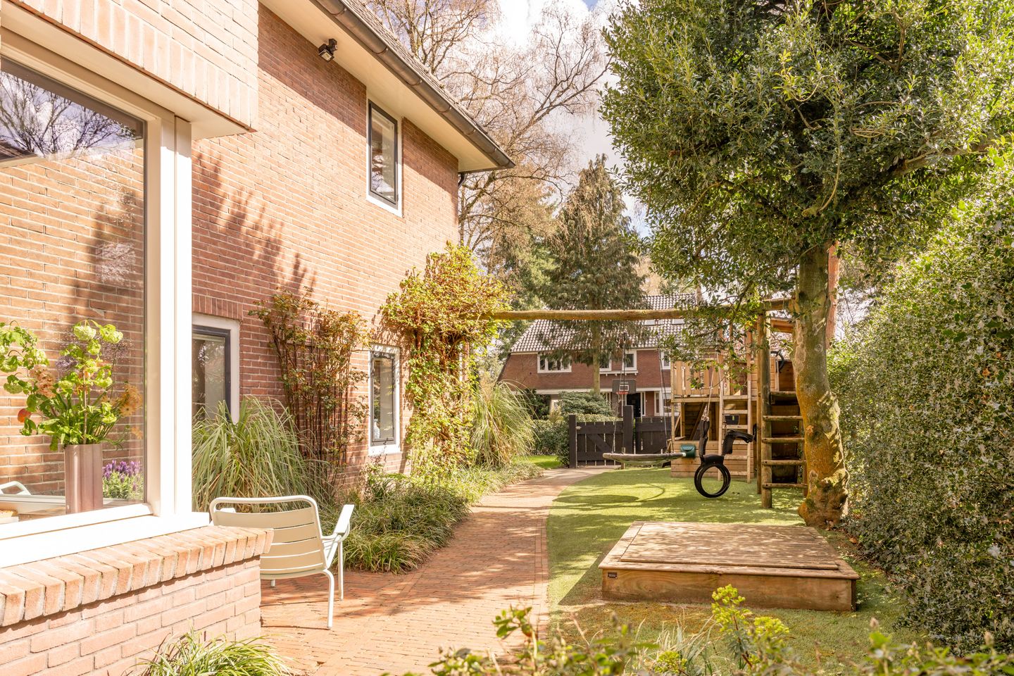 Charming Extended 1930s Semi-Detached Home with Luxury Guest Annex — 51