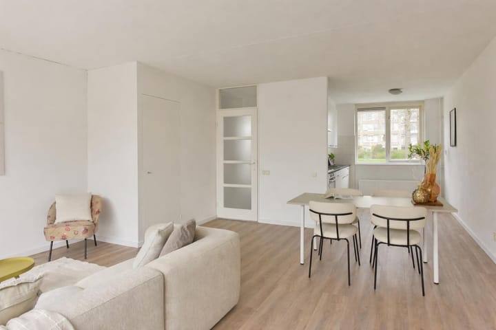 Photo 2 of Betsy Perklaan 62