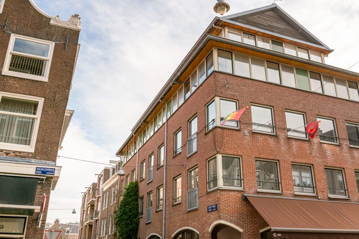 Photo 4 of Buiten Oranjestraat 31