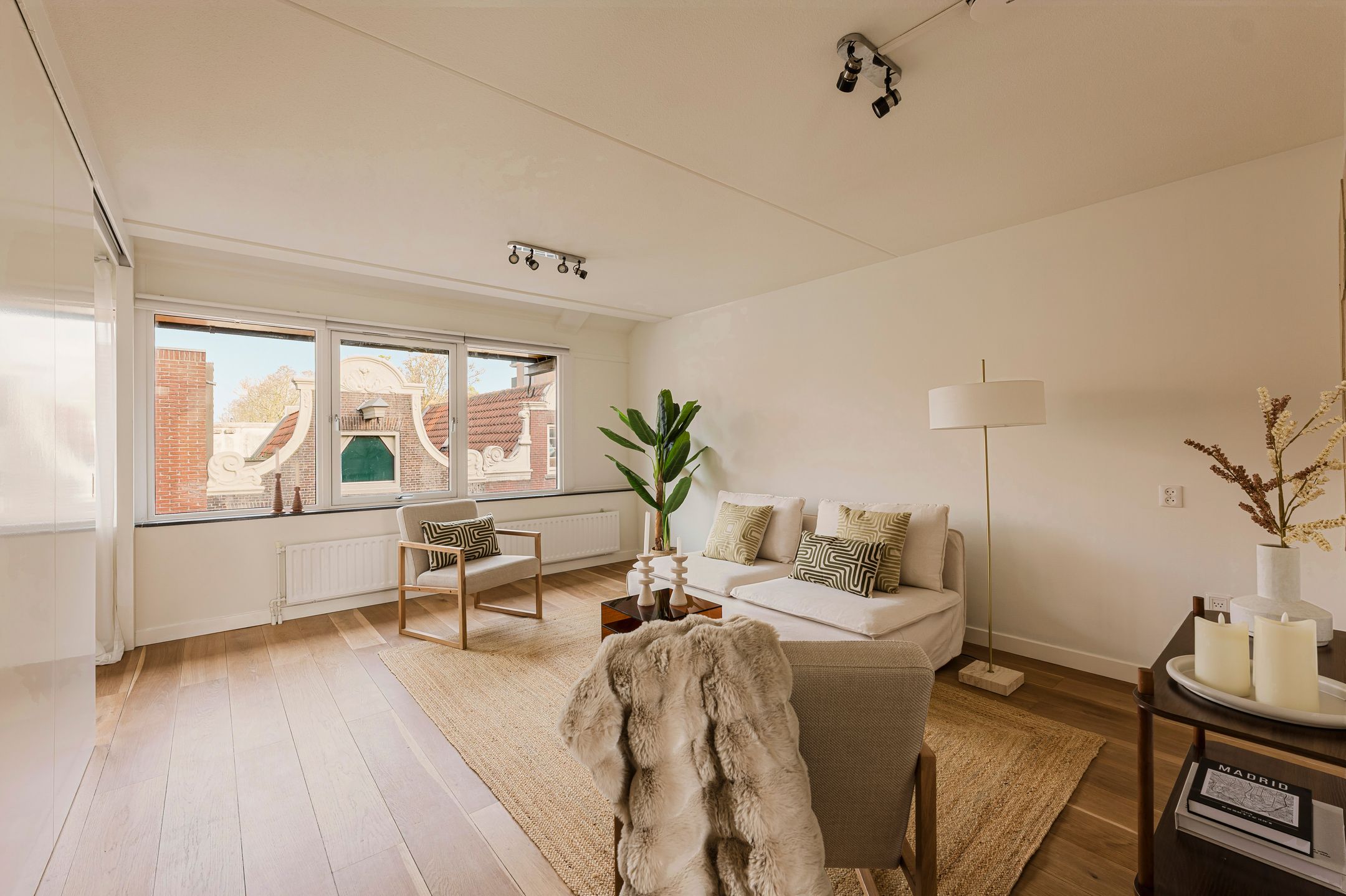 Foto 6 van Buiten Oranjestraat 31