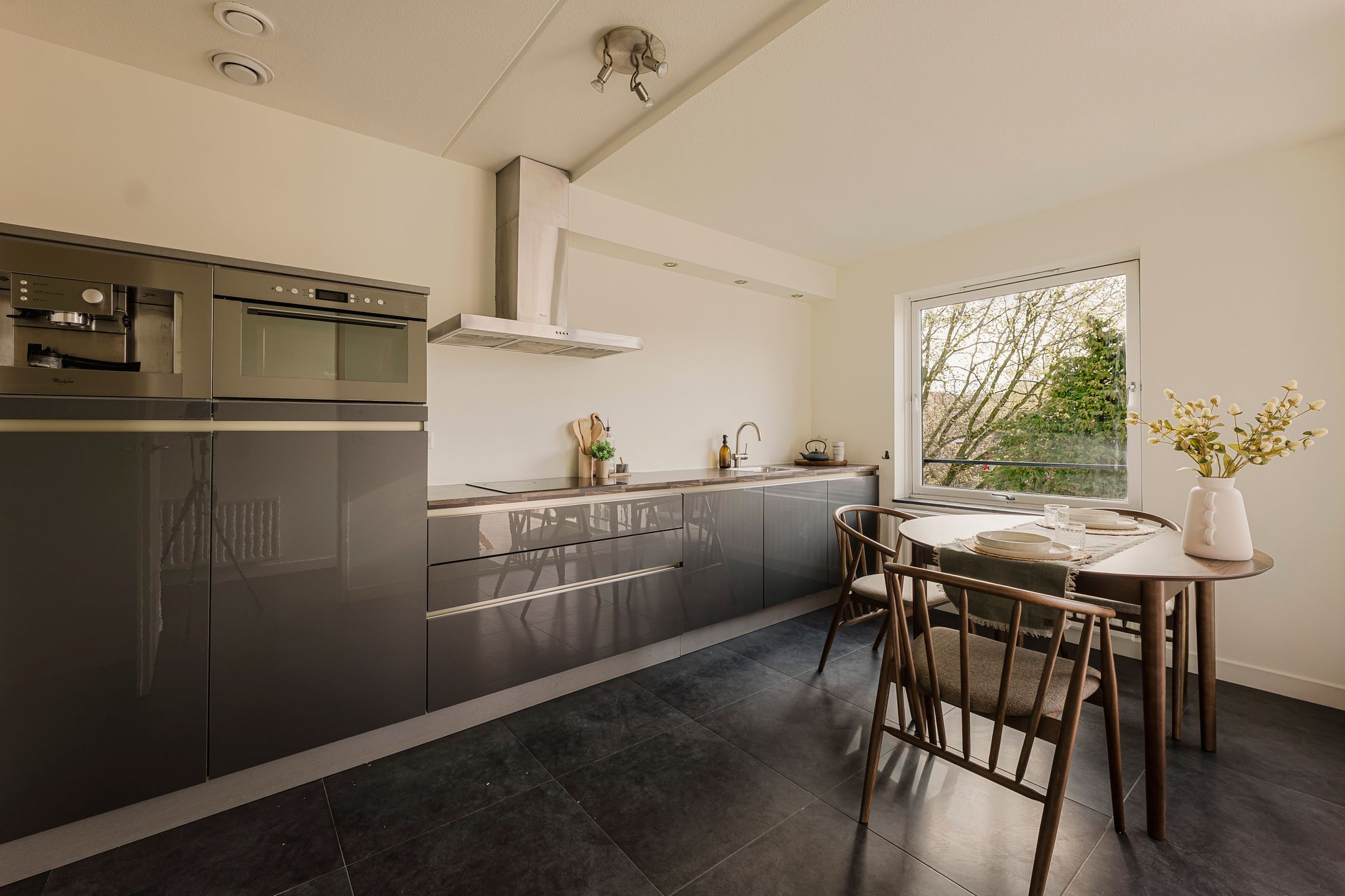 Foto 9 van Buiten Oranjestraat 31