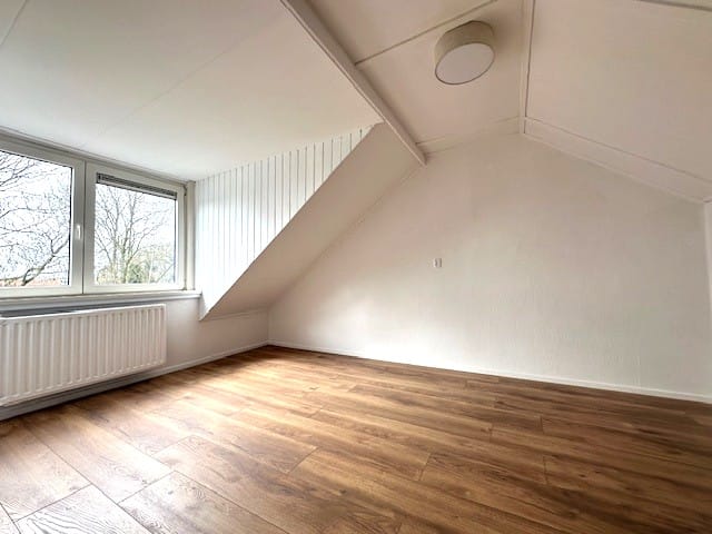 Move-in Ready Family Home with Modern Renovations in Zaandam — 29