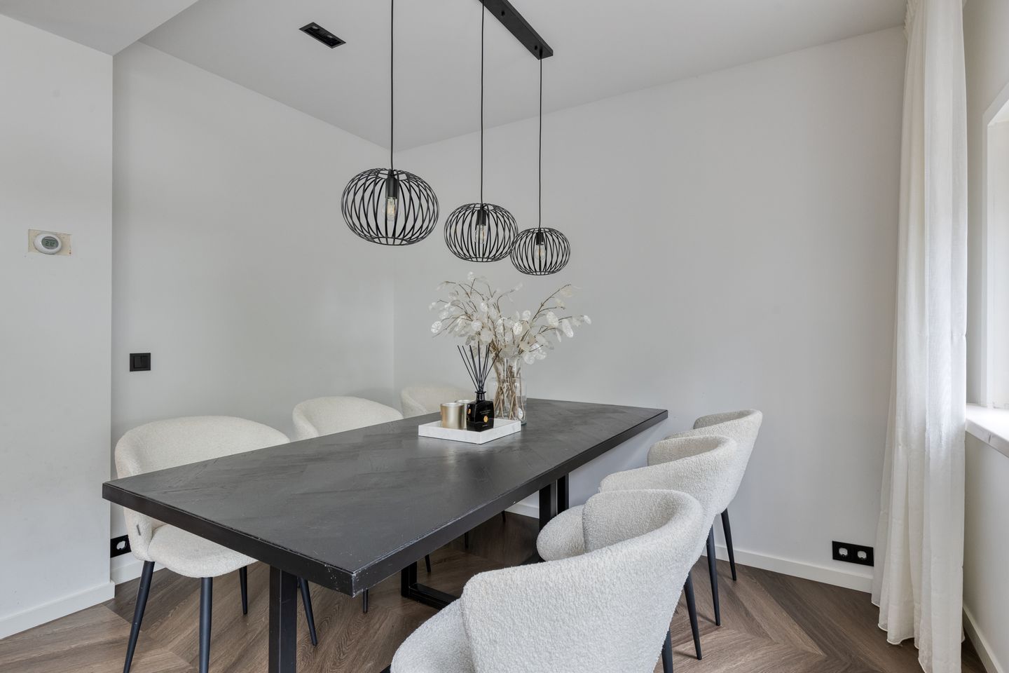 Move-in Ready Family Home with Modern Renovations in Zaandam — 13