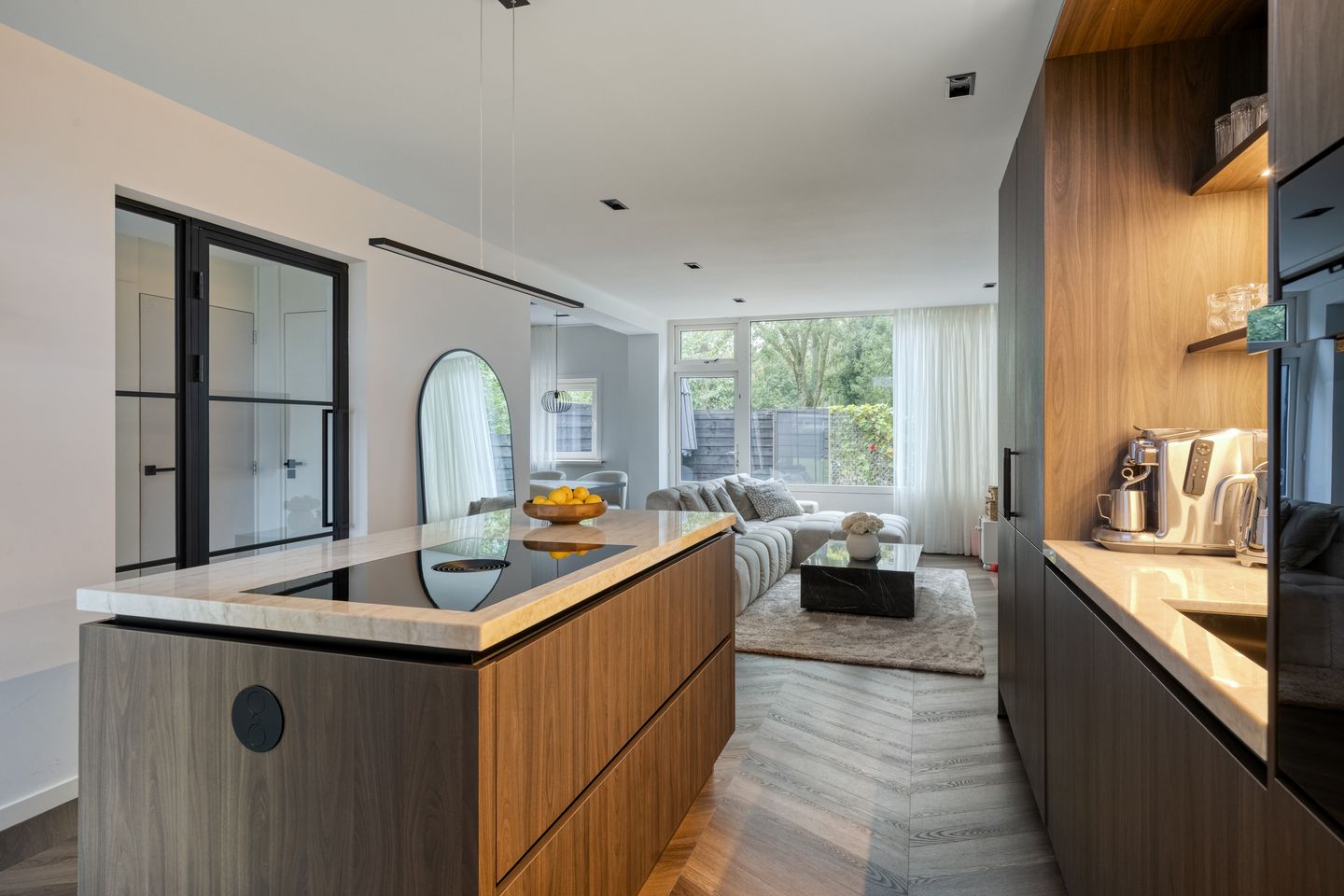 Move-in Ready Family Home with Modern Renovations in Zaandam — 18