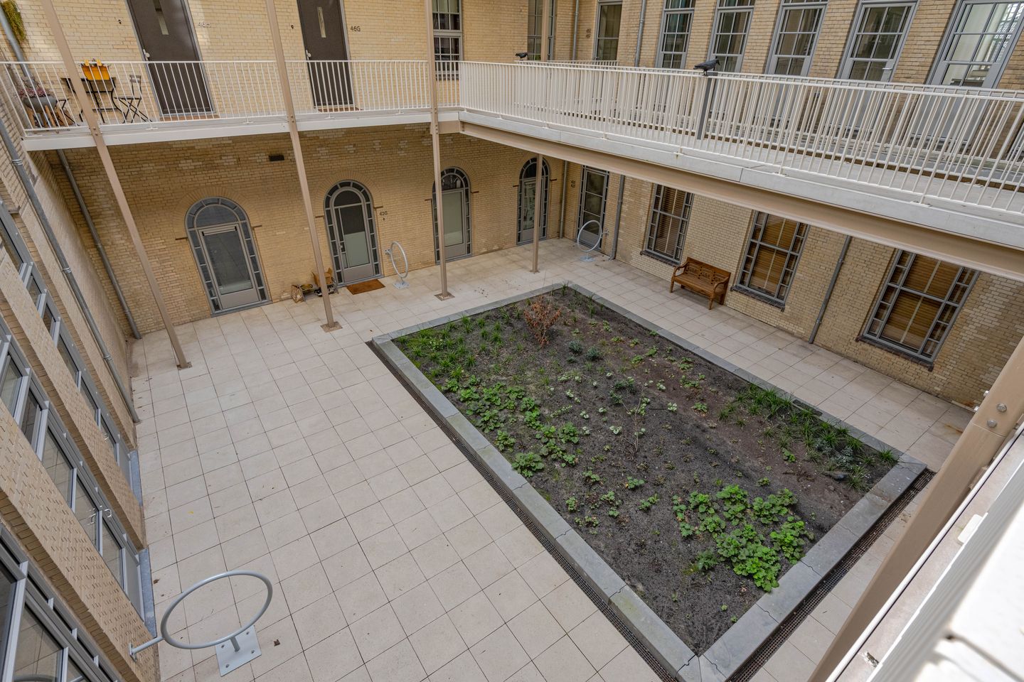 Luxurious Monumental Apartment in Transformed Hospital Complex — 41