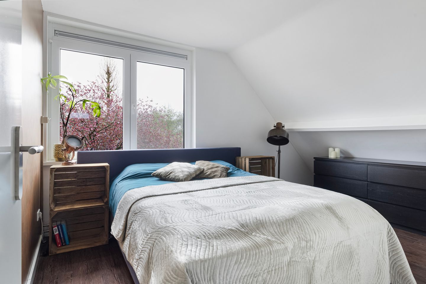 Spacious Semi-Detached Home with Water-Facing Garden in Dordrecht Stadspolders — 28