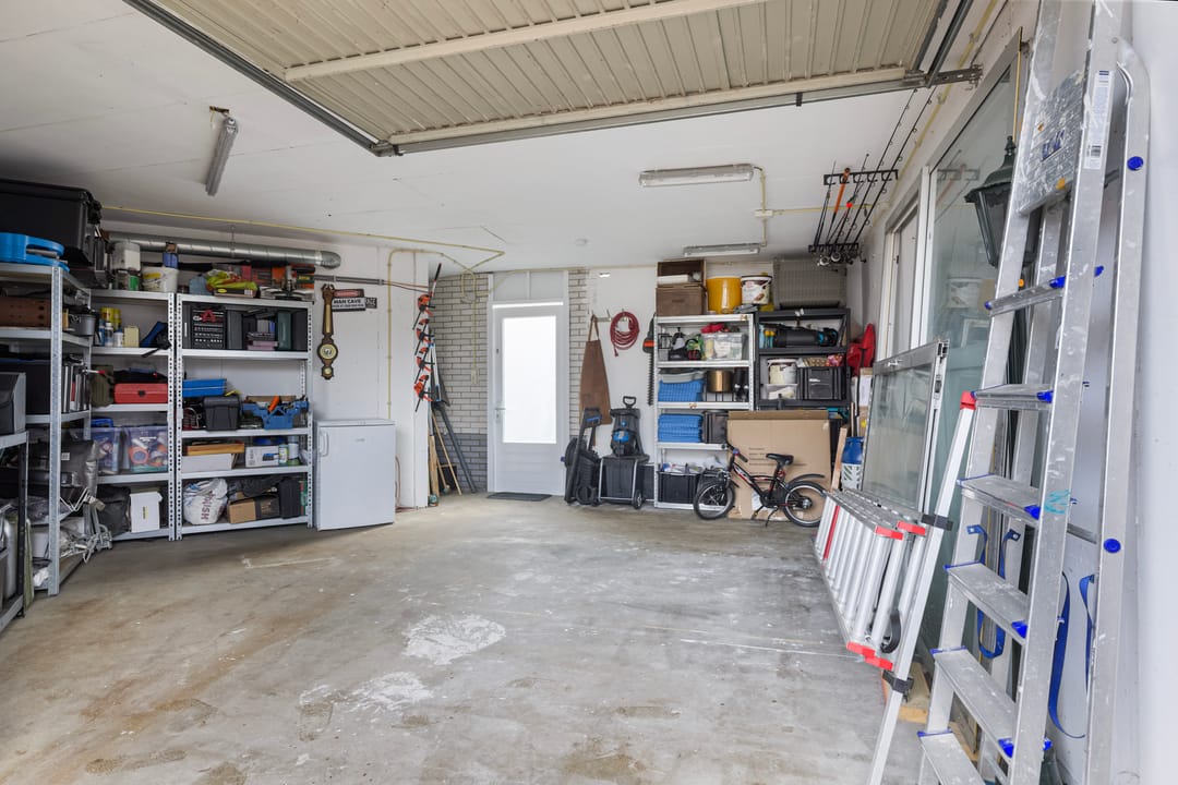 Spacious Semi-Detached Home with Water-Facing Garden in Dordrecht Stadspolders — 27