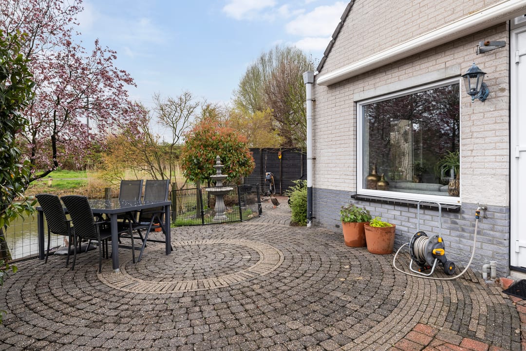 Spacious Semi-Detached Home with Water-Facing Garden in Dordrecht Stadspolders — 22