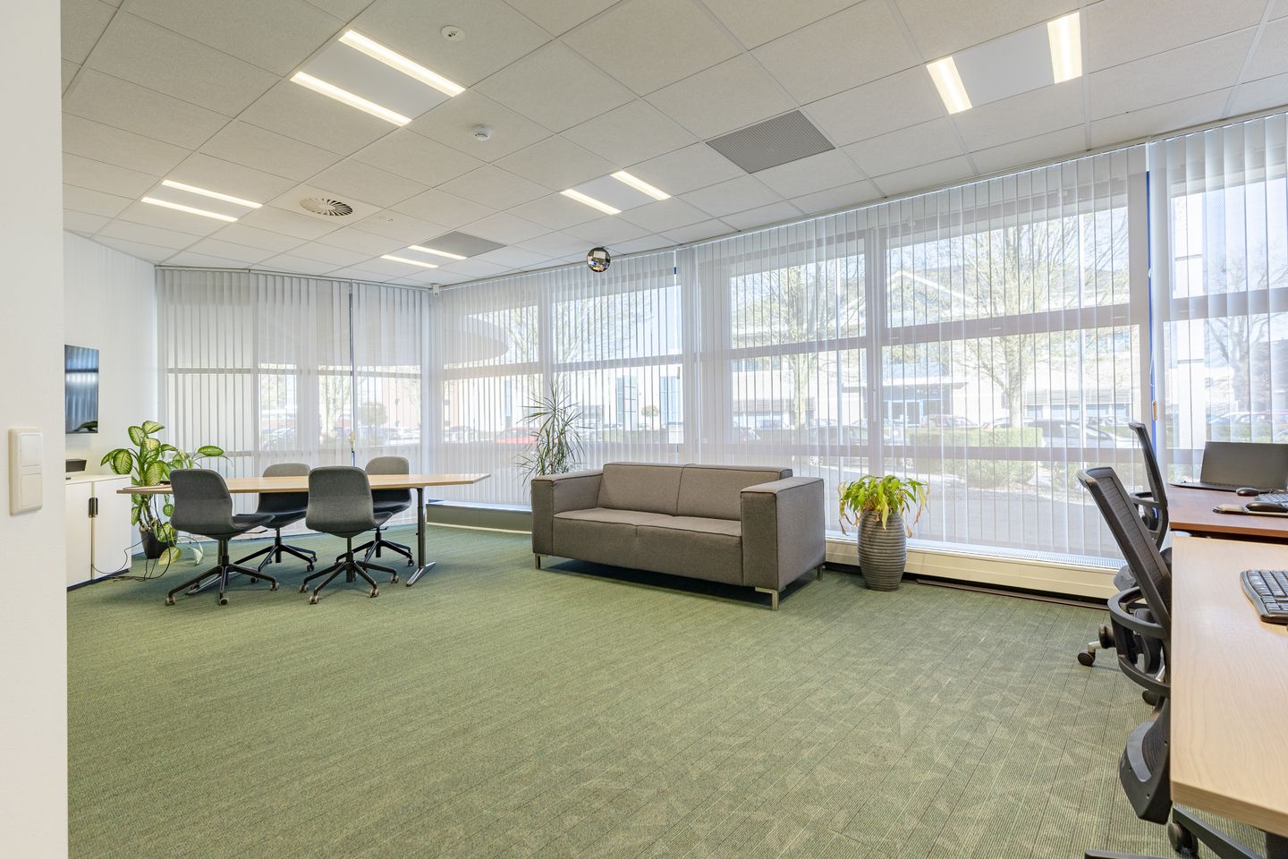 Bekijk foto 5 van Freddy van Riemsdijkweg 8