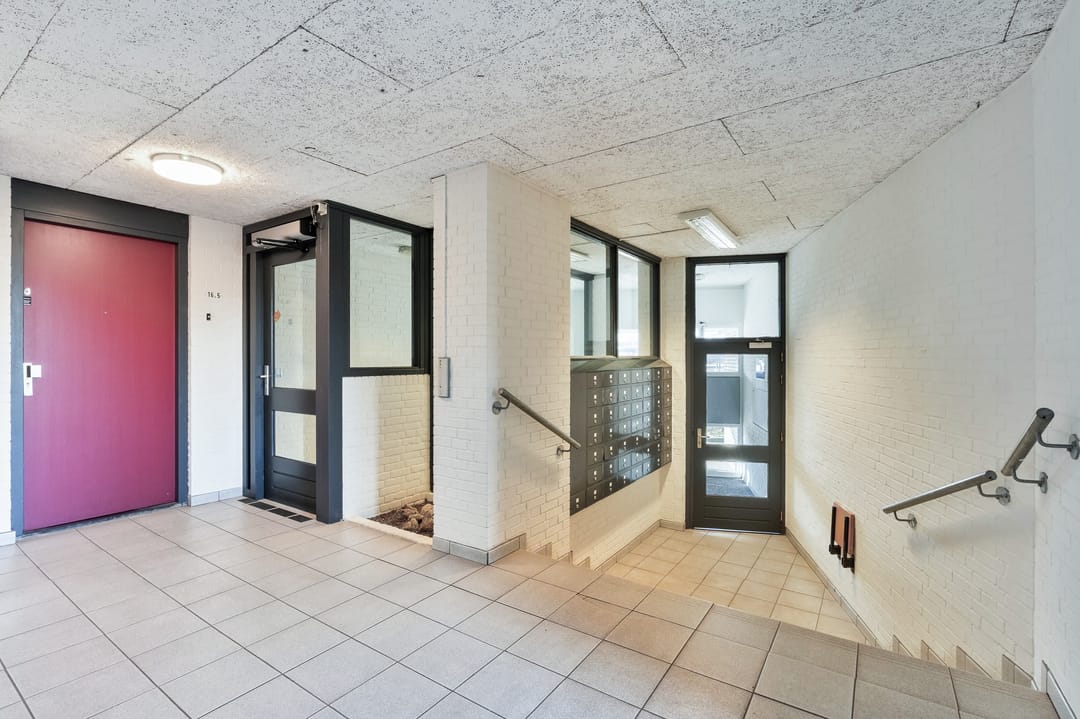 Foto 2 van Stationsplein 16-12