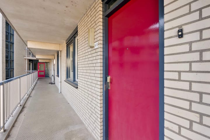 Photo 3 of Stationsplein 16-12