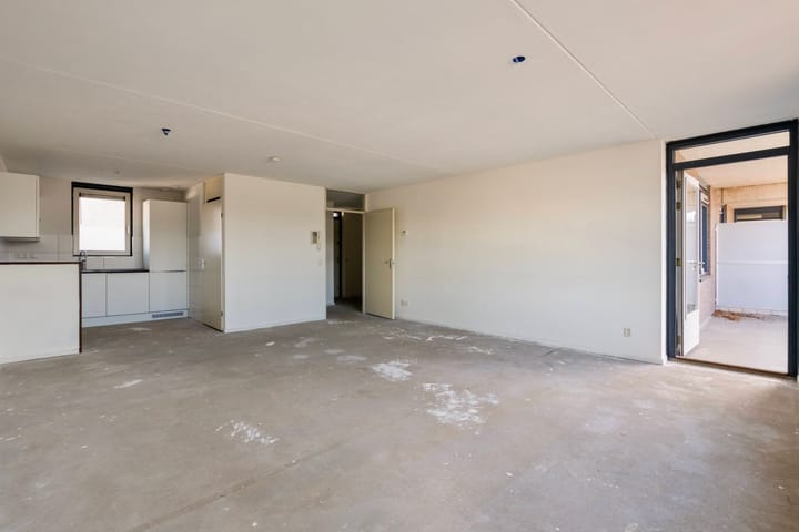 Photo 4 of Stationsplein 16-12