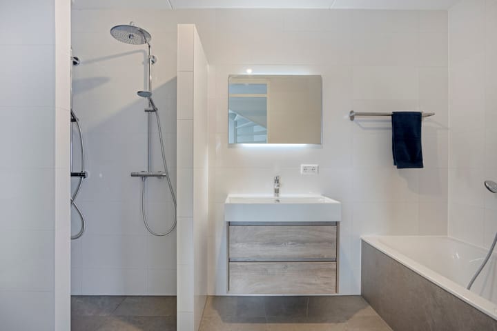 Photo 4 of Oregano 9