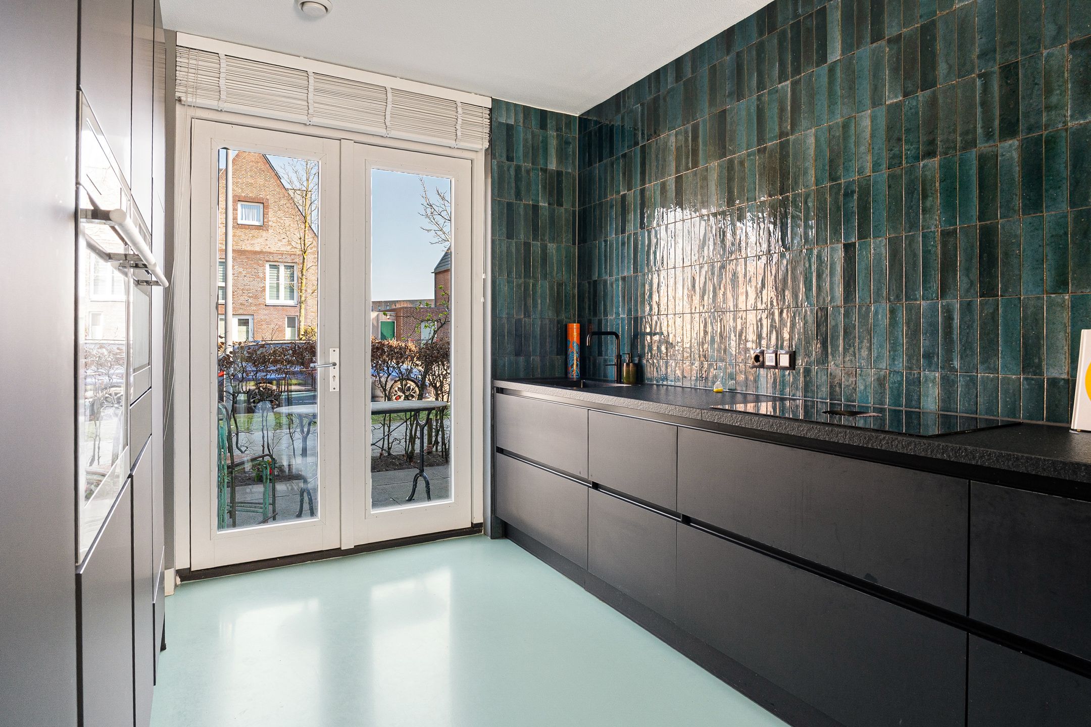 Photo 3 of Van der Waalslaan 29