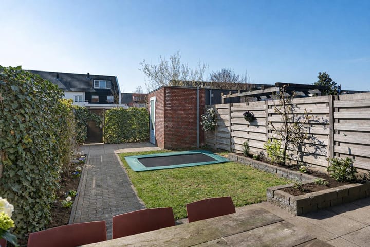 Photo 4 of Van der Waalslaan 29
