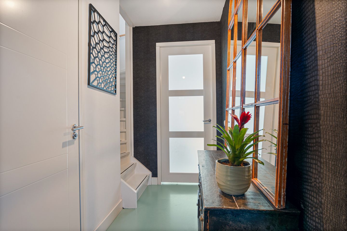 Photo 10 of Van der Waalslaan 29