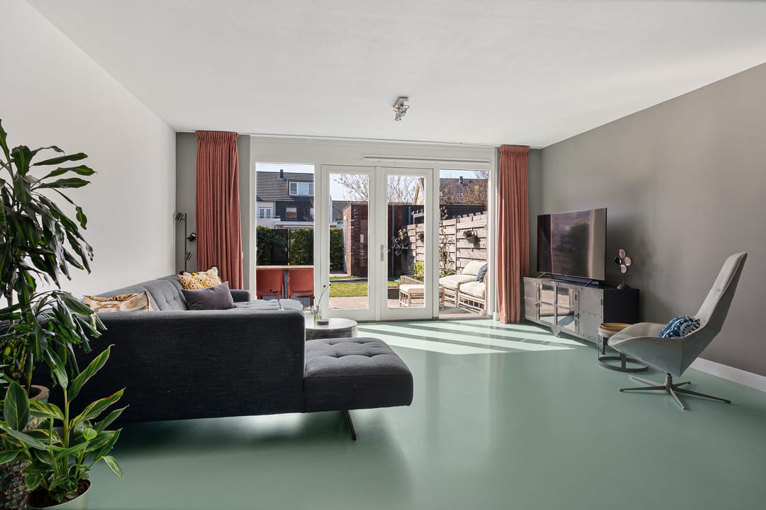 Photo 22 of Van der Waalslaan 29