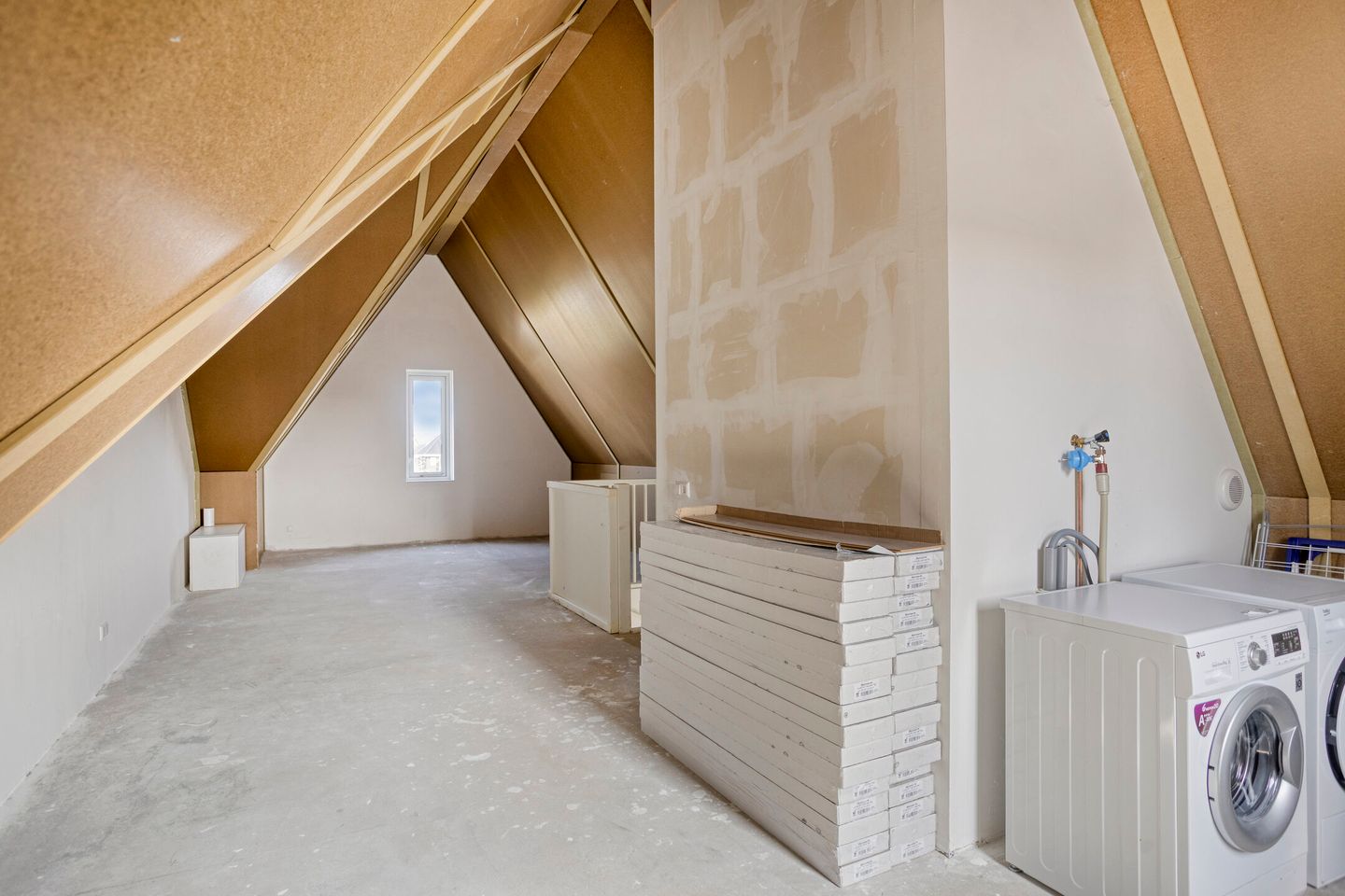 Foto 40 van Oregano 9