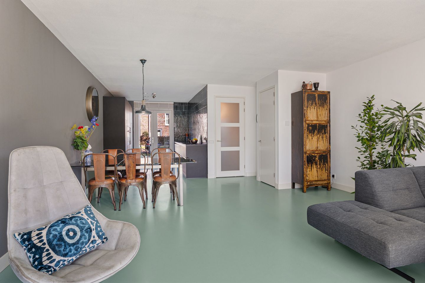 Photo 25 of Van der Waalslaan 29