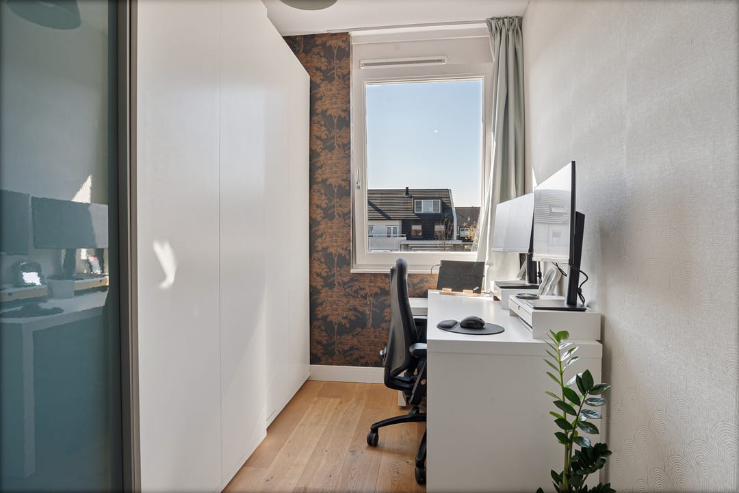 Photo 38 of Van der Waalslaan 29
