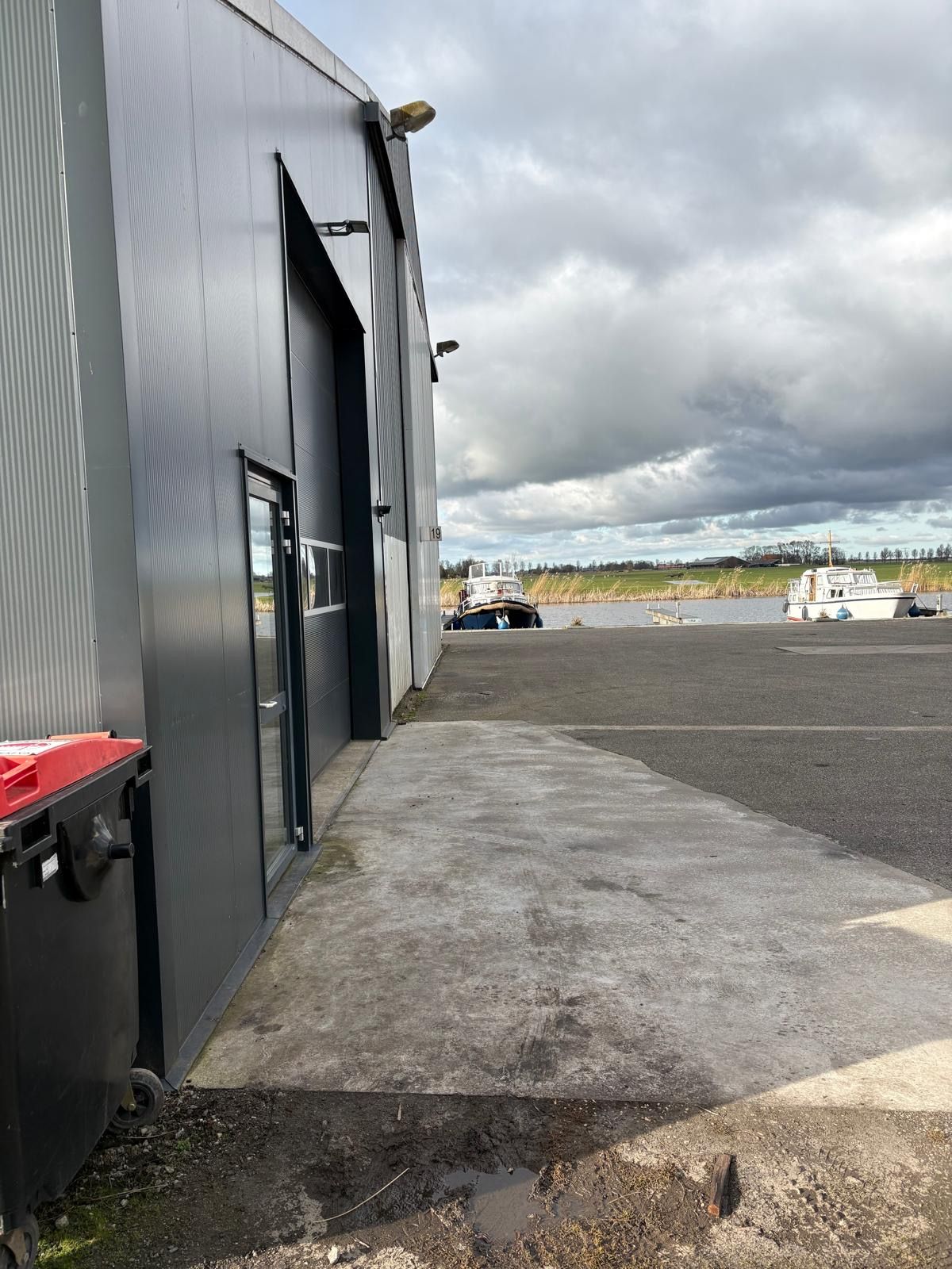 Bekijk foto 3 van Industriewei 19