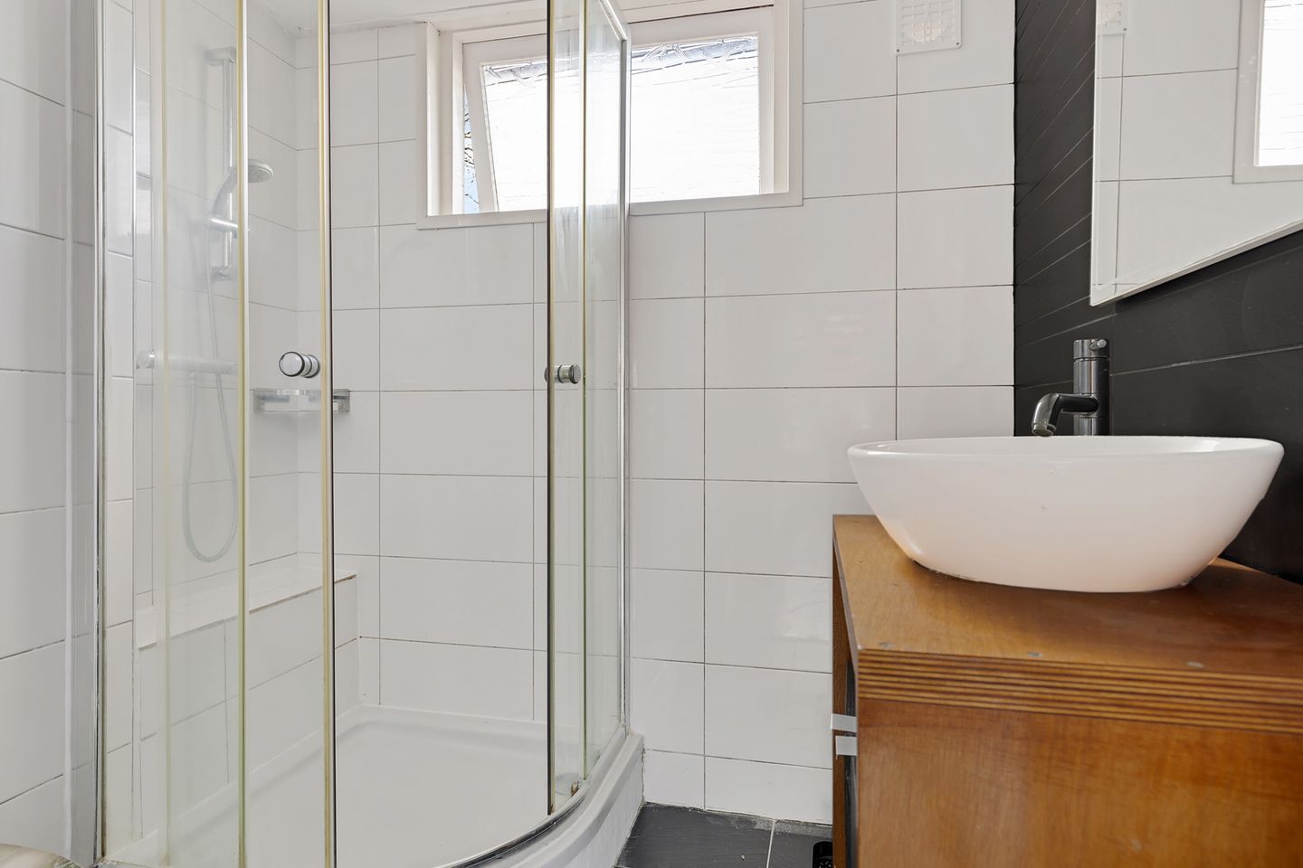 Spacious Extended Family Home with Garden in Desirable Haren Location — 27