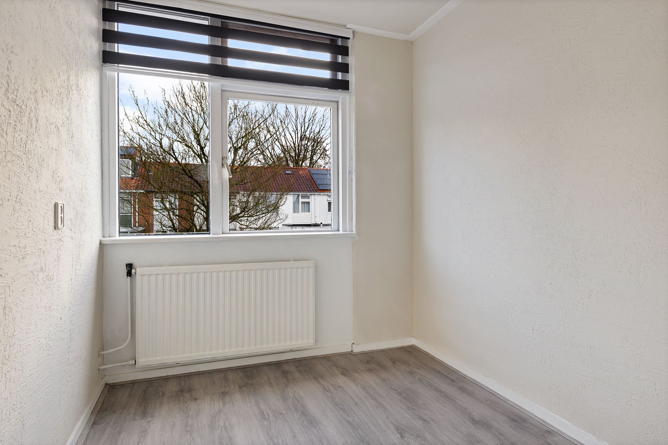 Spacious Extended Family Home with Garden in Desirable Haren Location — 25