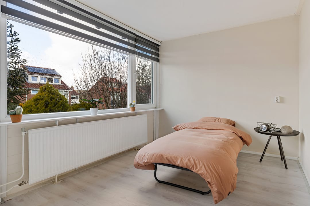 Spacious Extended Family Home with Garden in Desirable Haren Location — 21