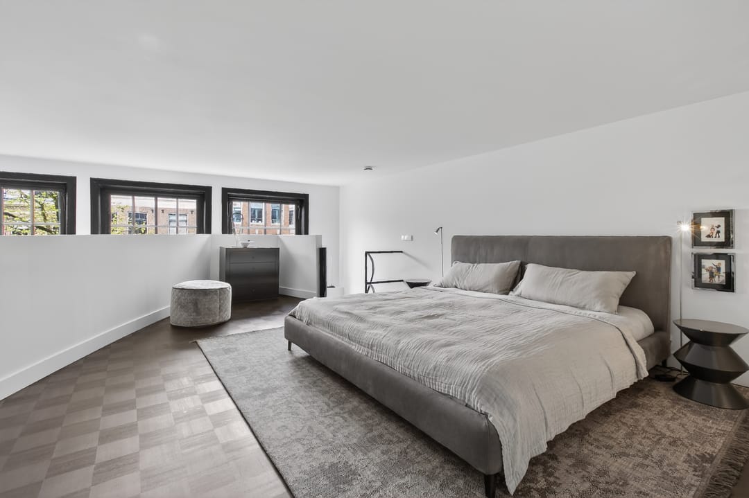 Stunning Turn-Key Loft in Historic School Building with Canal Views — 24