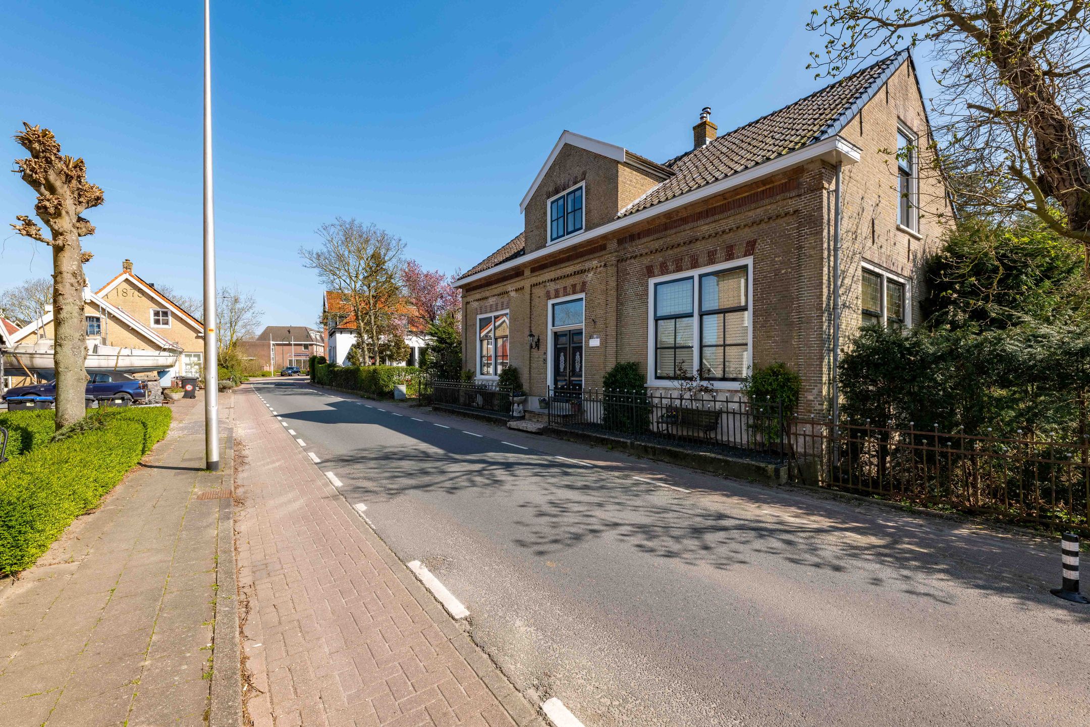 Monumental Dike House with B&B Potential in Nieuwenhoorn — 48