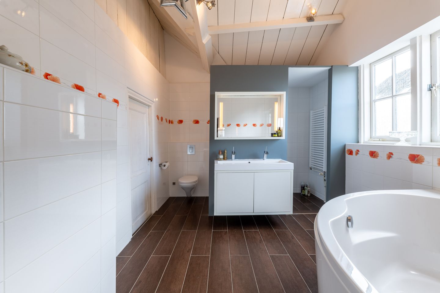 Monumental Dike House with B&B Potential in Nieuwenhoorn — 71